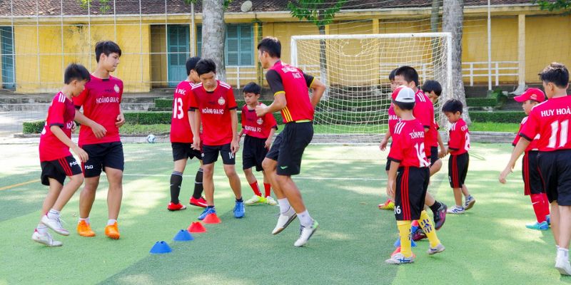 học bóng đá