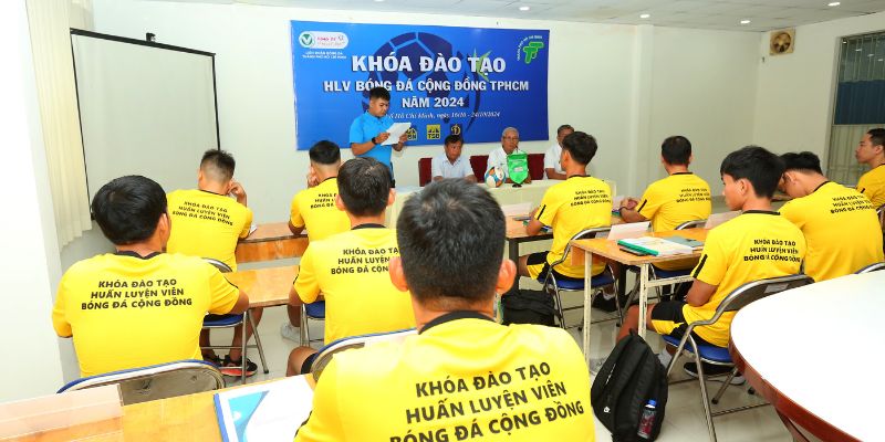 Học HLV bóng đá: Hành trình trở thành huấn luyện viên chuyên nghiệp
