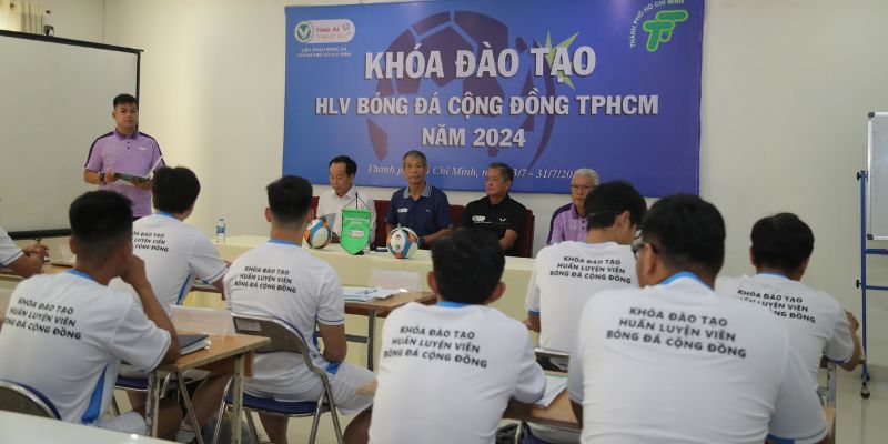 học hlv bóng đá